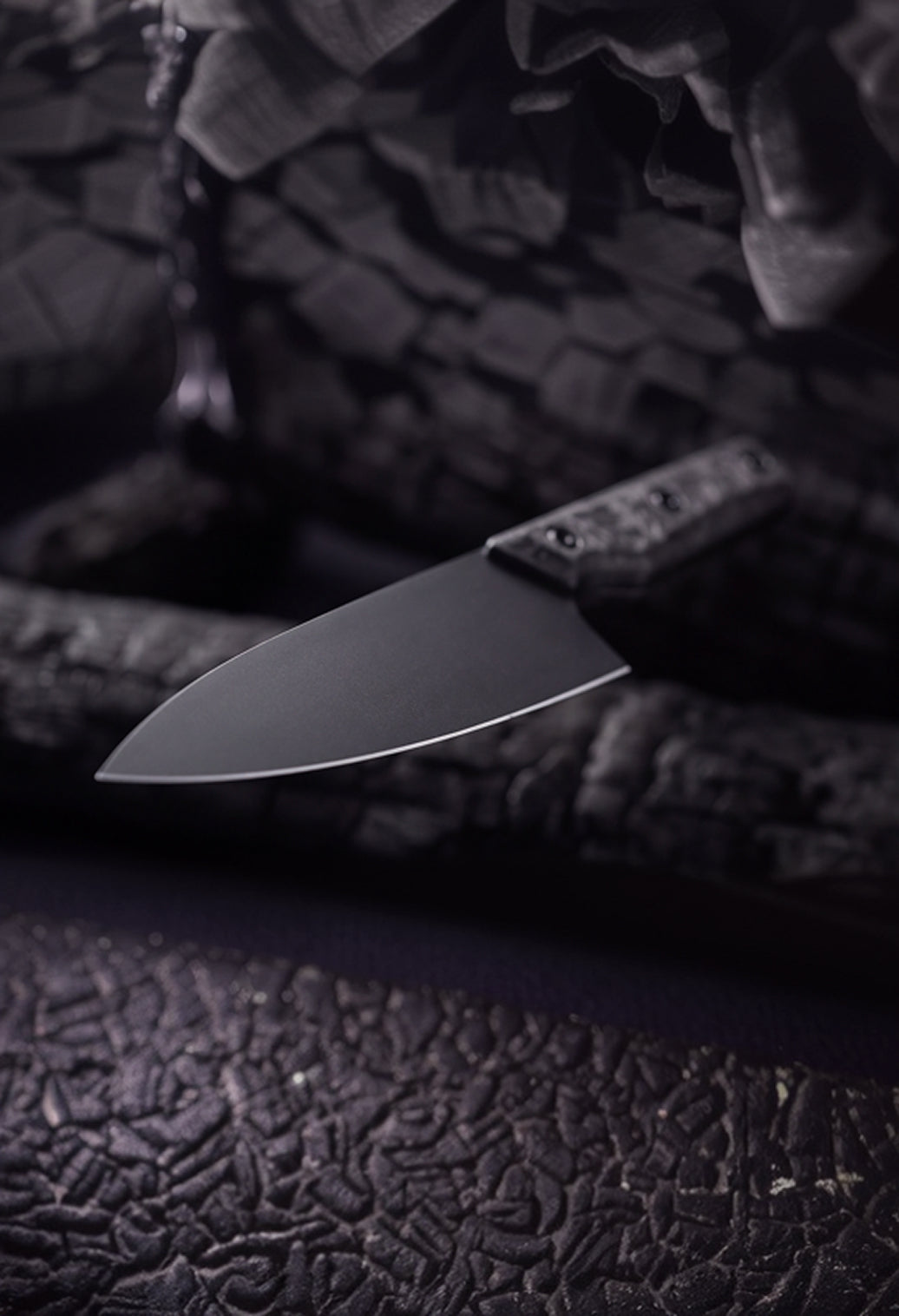 THE BLACKED-OUT BLADE